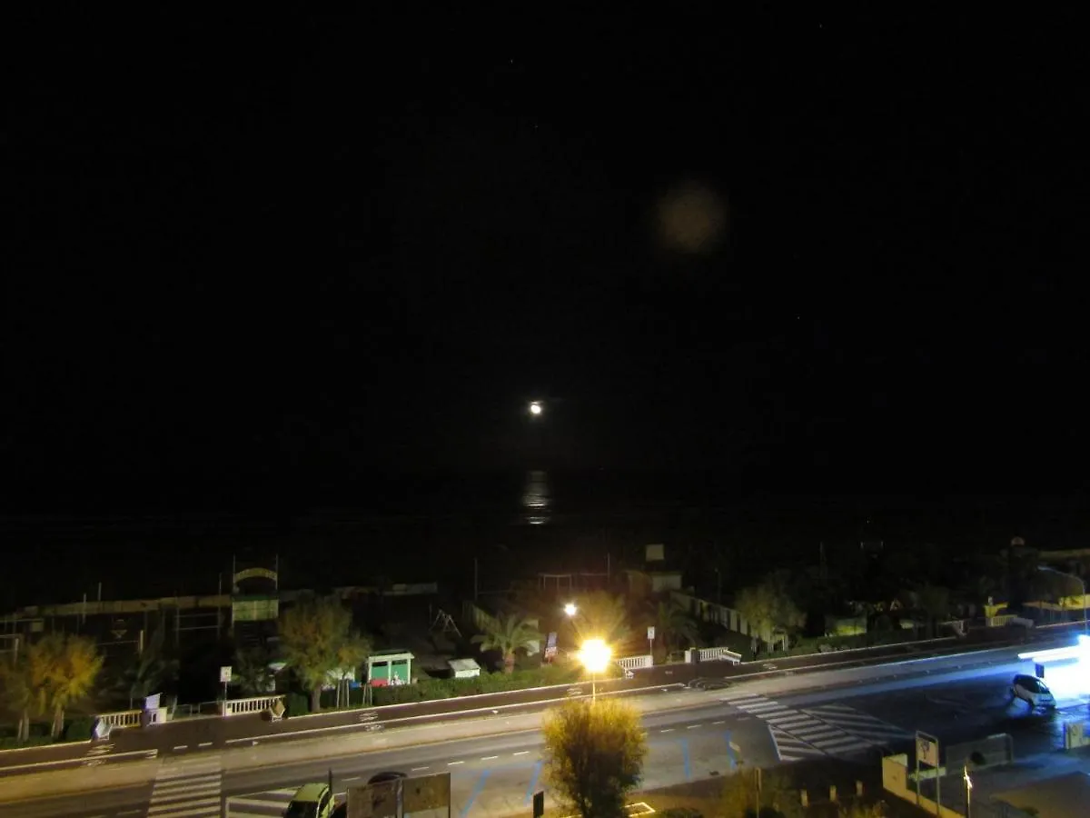 Apartment Your Home On The Beach Rimini Italy